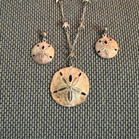 J&C Ferrara Jewelry - Vintage sterling silver J&C Ferrara sanddollar necklace w dove chain & earrings
